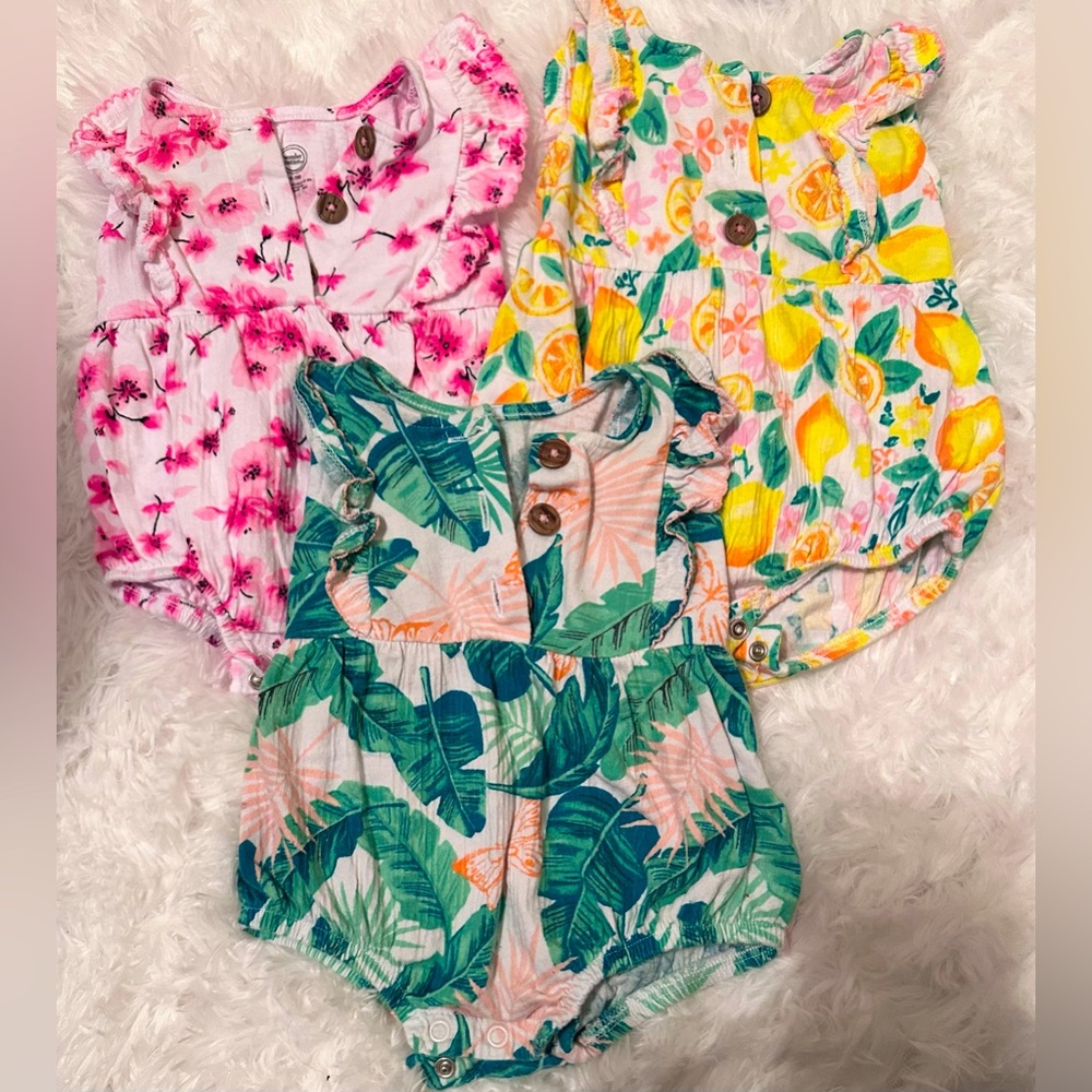 Very lightly worn rompers bundle